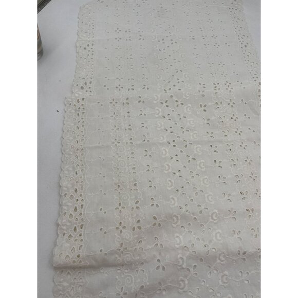 Vintage Linen Embroidered Crocheted Edge Bread Liner & Doilies Lot of 3 - Picture 9 of 11